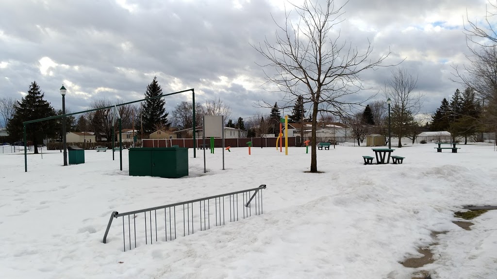 Parc Jean-Béliveau | 21 Rue Perron, Saint-Constant, QC J5A 1H2, Canada | Phone: (450) 638-2010