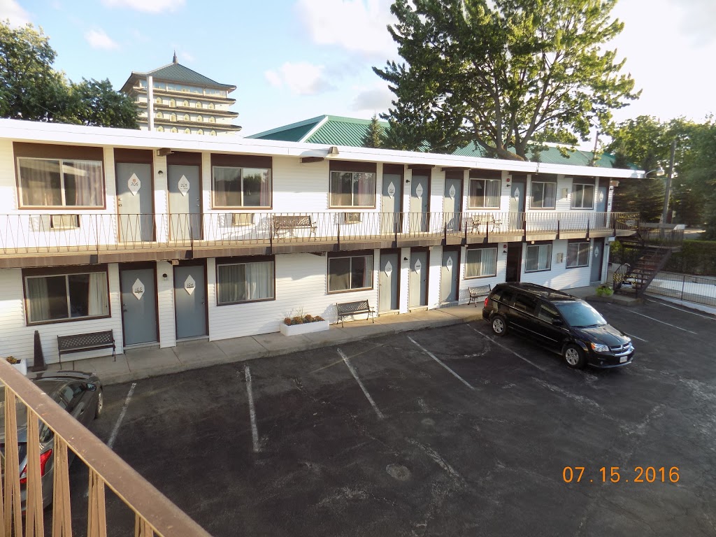 The Crystal Inn | 4249 River Rd, Niagara Falls, ON L2E 3E7, Canada | Phone: (905) 354-9444