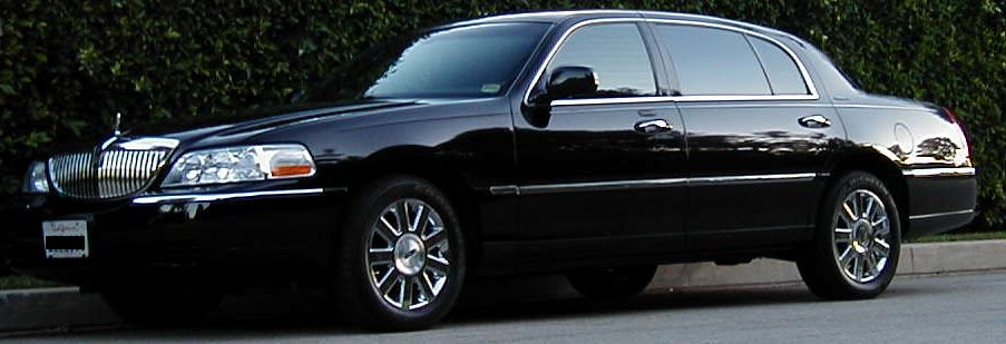 Pearson Airport Limo & Taxi Service | 3077 Swansea Dr, Oakville, ON L6L 6H7, Canada | Phone: (877) 335-5304