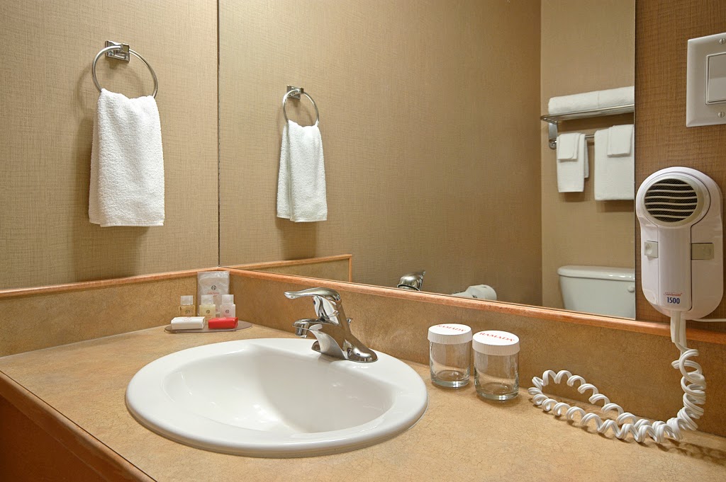 Ramada by Wyndham Penticton Hotel & Suites | 1050 Eckhardt Ave W, Penticton, BC V2A 2C3, Canada | Phone: (250) 492-8926