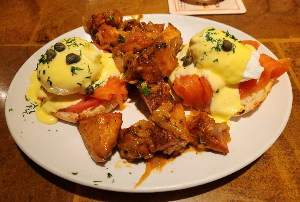 Burgundy Lion | 2496 R. Notre Dame O, Montréal, QC H3J 1N5, Canada | Phone: (514) 934-0888