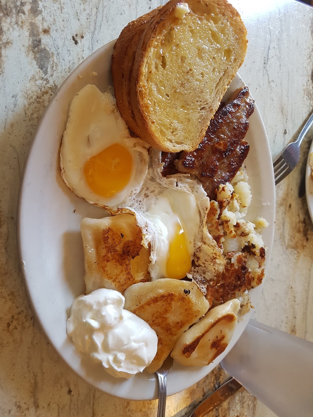 Ludas Deli | 410 Aberdeen Ave, Winnipeg, MB R2W 1V5, Canada | Phone: (204) 589-2583
