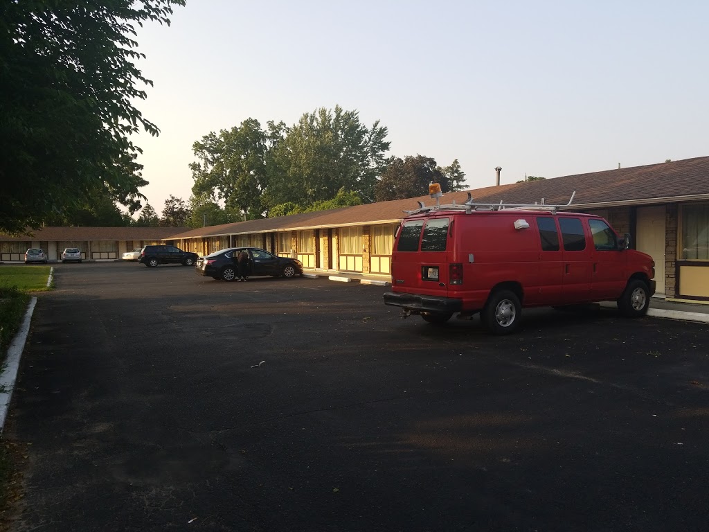 Grand Motel | 780 Colborne St, Brantford, ON N3S 3S1, Canada | Phone: (519) 756-4004