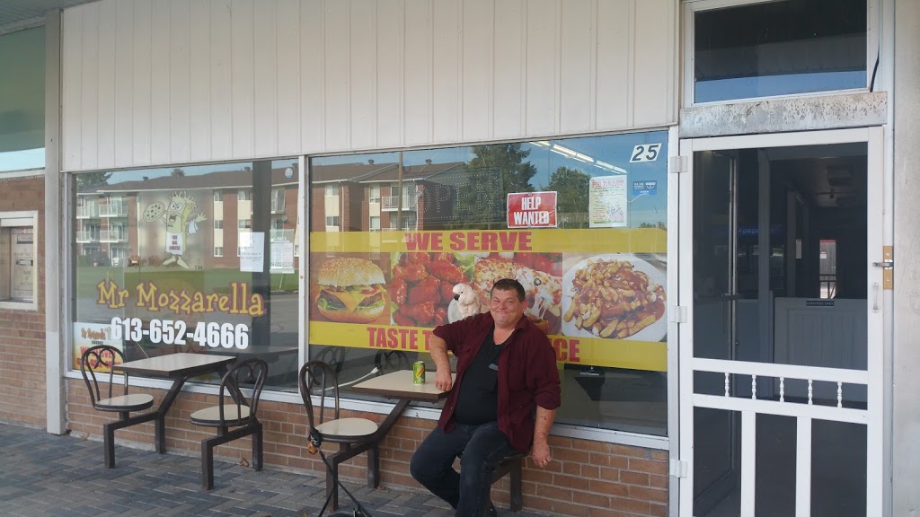 Mr. Mozzarella Pizza and Wings | 25 Plaza Dr, Iroquois, ON K0E 1K0, Canada | Phone: (613) 652-4666