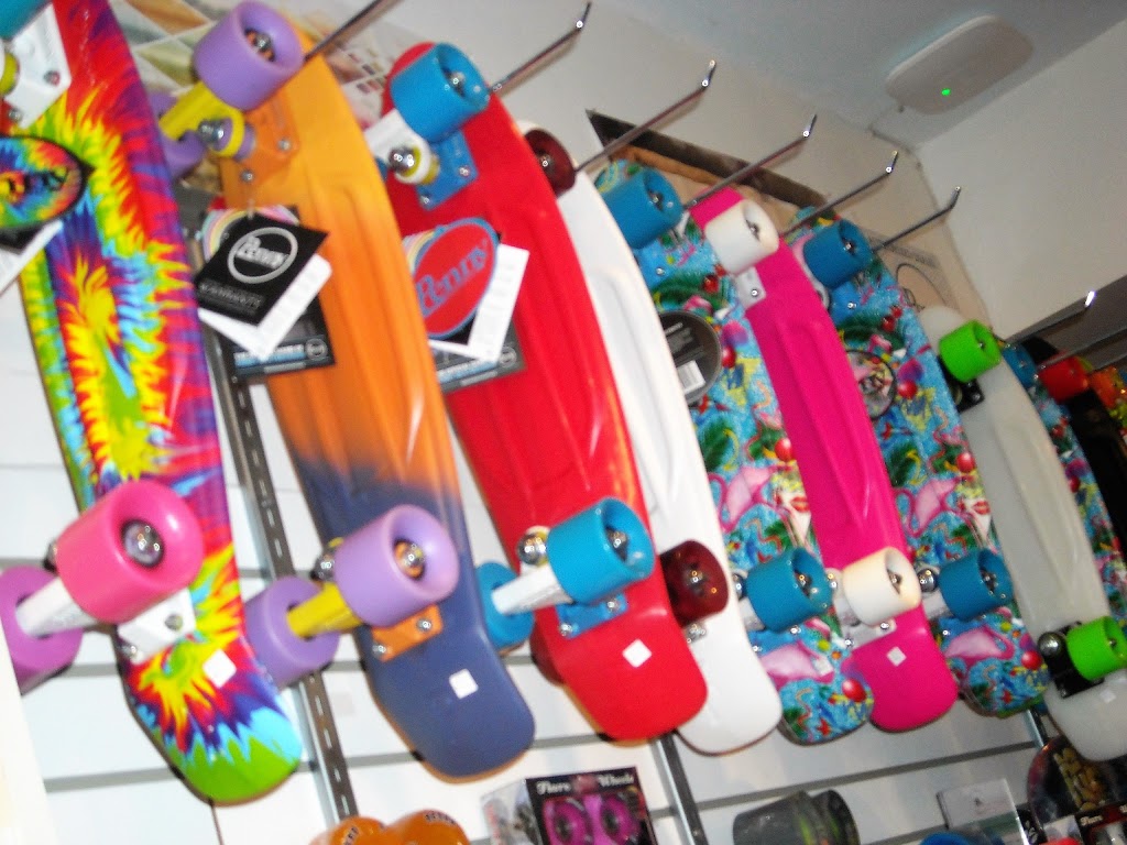 Steves Board and Apparel | 150-12240 Second Ave, Richmond, BC V7E 3L8 Second Ave, Richmond, BC V7E 3L8, Canada | Phone: (604) 274-7952