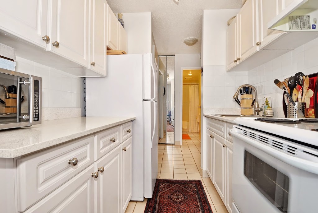 The Skyline Rental Apartments | 1305 W 12th Ave, Vancouver, BC V6H 1M3, Canada | Phone: (604) 736-9419