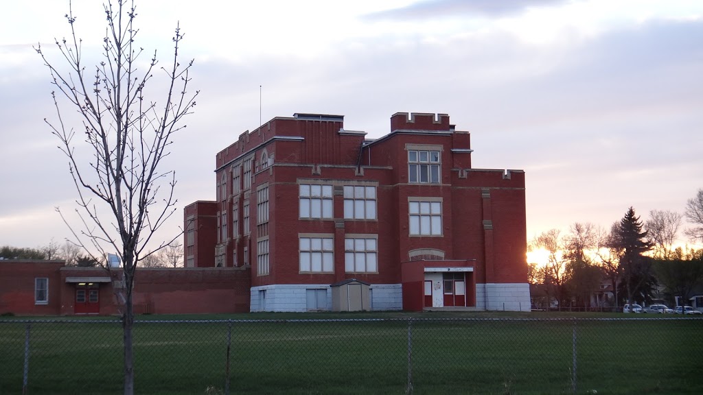École Joseph-Moreau | 9750 74 Ave NW, Edmonton, AB T6E 1E8, Canada | Phone: (780) 436-6303
