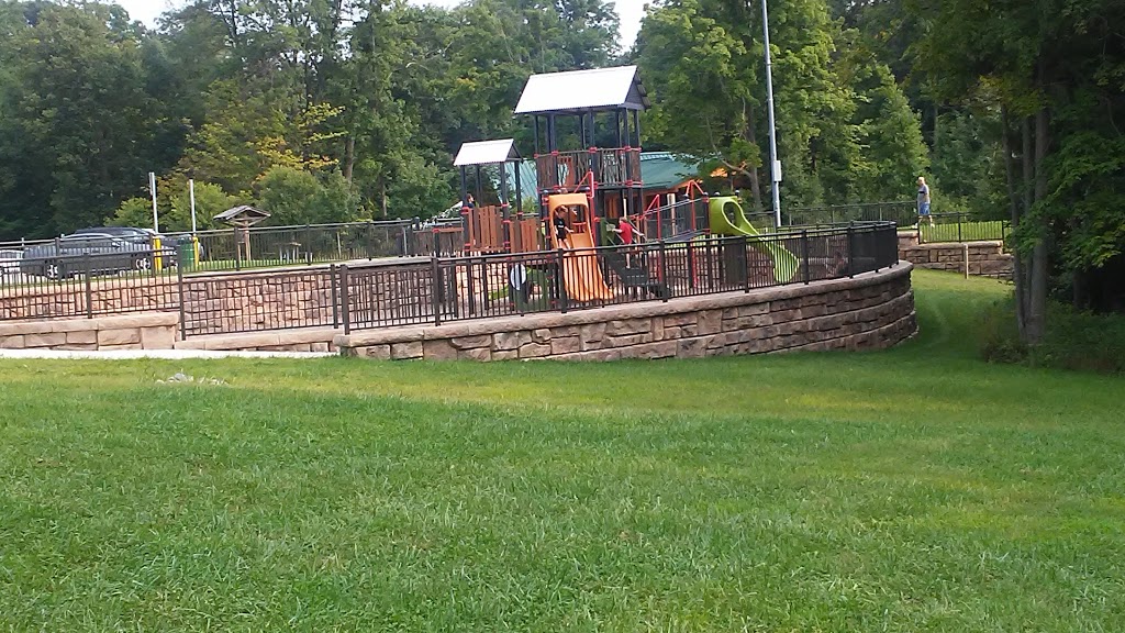 Columbus County Park Sledding Hill | 1378 Bauman Rd, Columbus, MI 48063, USA