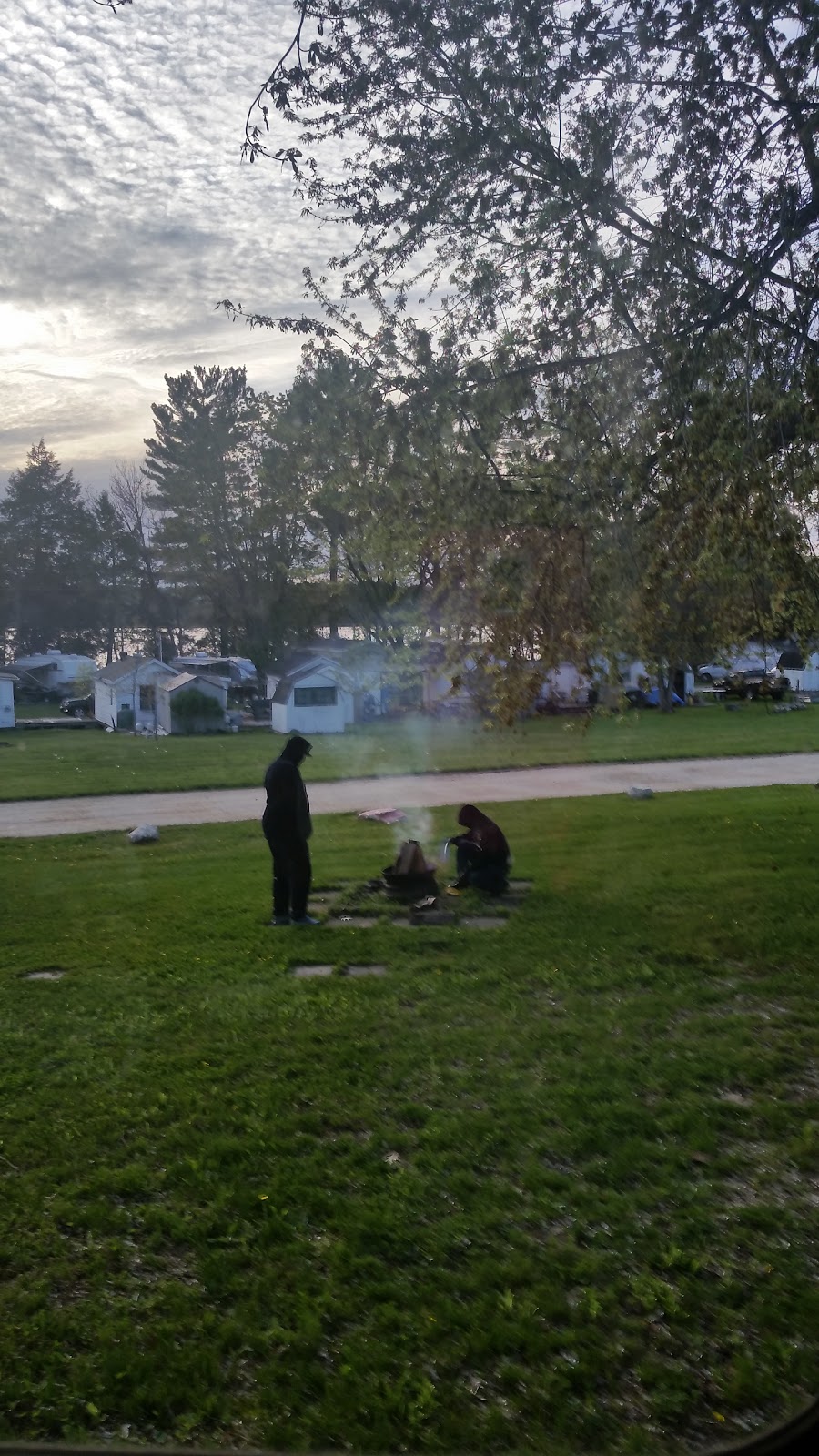 Smith Trailer Park Camp | Lakeshore Rd, Midland, ON L4R 0B9, Canada | Phone: (705) 245-0270