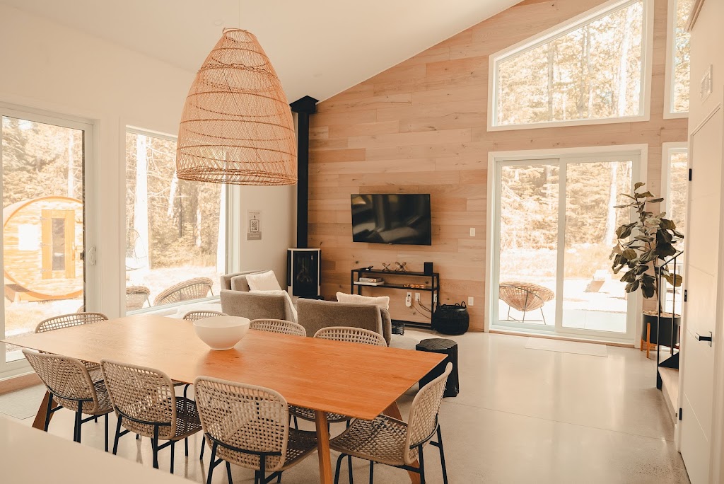 Le Zen House 3 | 471 Chem. de Blue Hills, Morin-Heights, QC J0R 1H0, Canada | Phone: (514) 826-1684