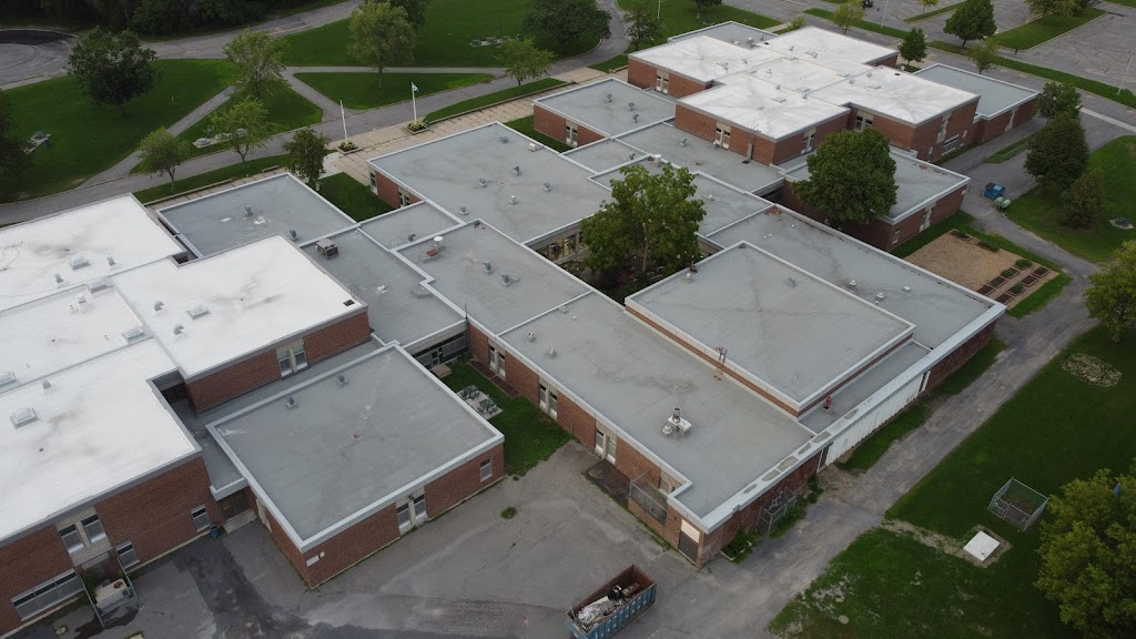 Cité-des-Jeunes Campus | 400 Av. Saint-Charles, Vaudreuil-Dorion, QC J7V 6B1, Canada | Phone: (514) 477-7007