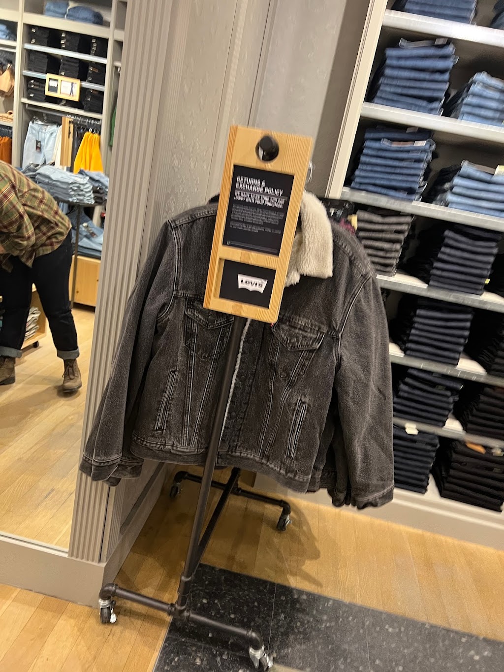 Levis Store | 1485 Portage Ave #66Q, Winnipeg, MB R3G 0W4, Canada | Phone: (431) 807-9490