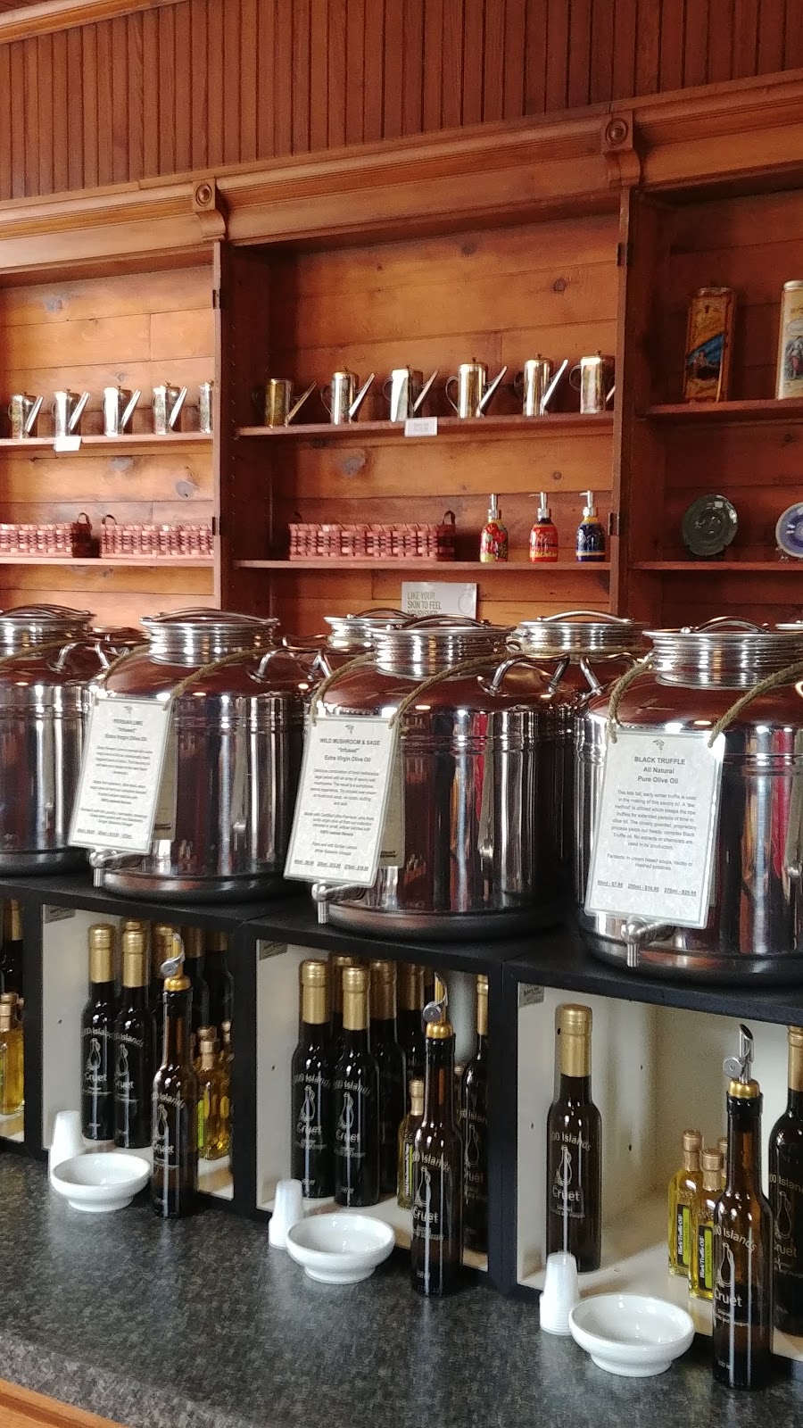 The 1000 Islands Cruet | 226 James St, Clayton, NY 13624, USA | Phone: (315) 767-1064
