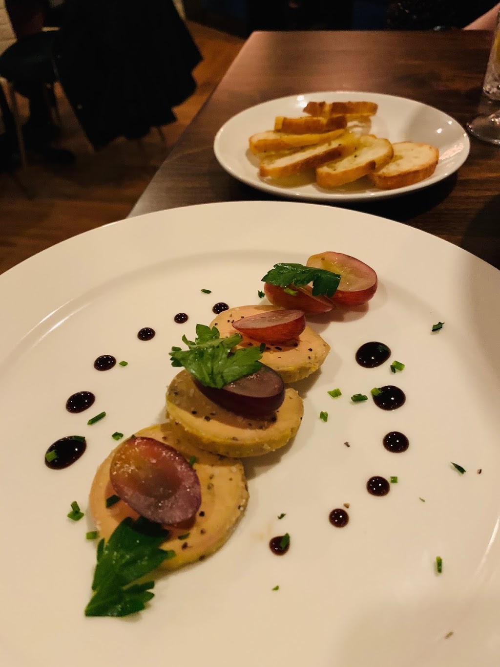Victorias Restaurant | 470 King St W, Hamilton, ON L8P 1B7, Canada | Phone: (905) 540-4771