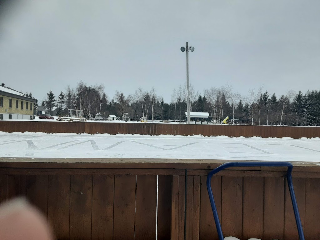 Centre Des Loisirs | 1 Rue St Pierre, Saint-Clément, QC G0L 2N0, Canada | Phone: (418) 963-2629