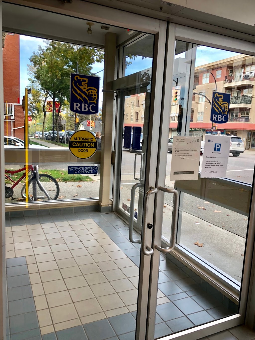 RBC Royal Bank | 4205 Dunbar St, Vancouver, BC V6S 2G1, Canada | Phone: (604) 665-5972
