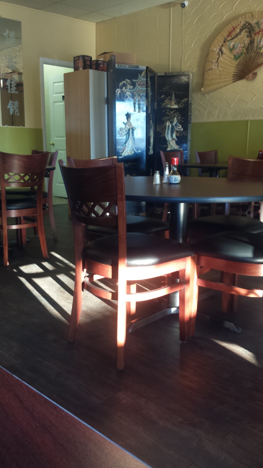 Imperial Banquet Restaurant | 233 Rutland Rd N, Kelowna, BC V1X 3B1, Canada | Phone: (250) 765-1129
