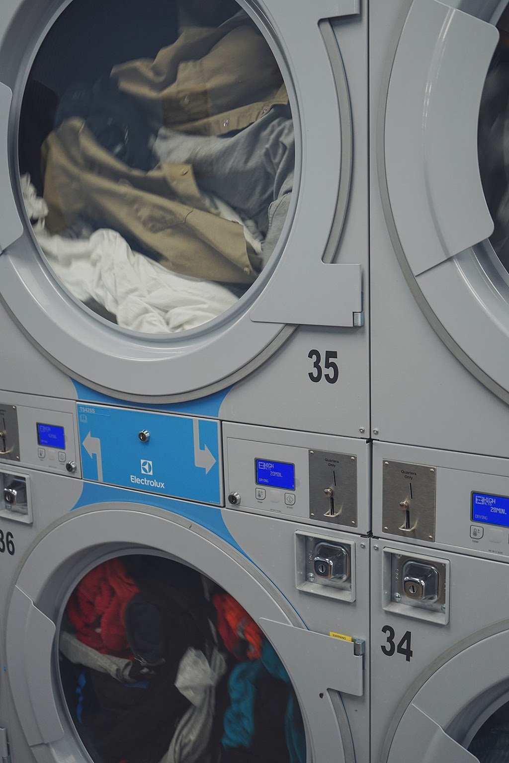 Thistledown Coin Wash | 976 Albion Rd, Etobicoke, ON M9V 1A7, Canada | Phone: (416) 817-3583