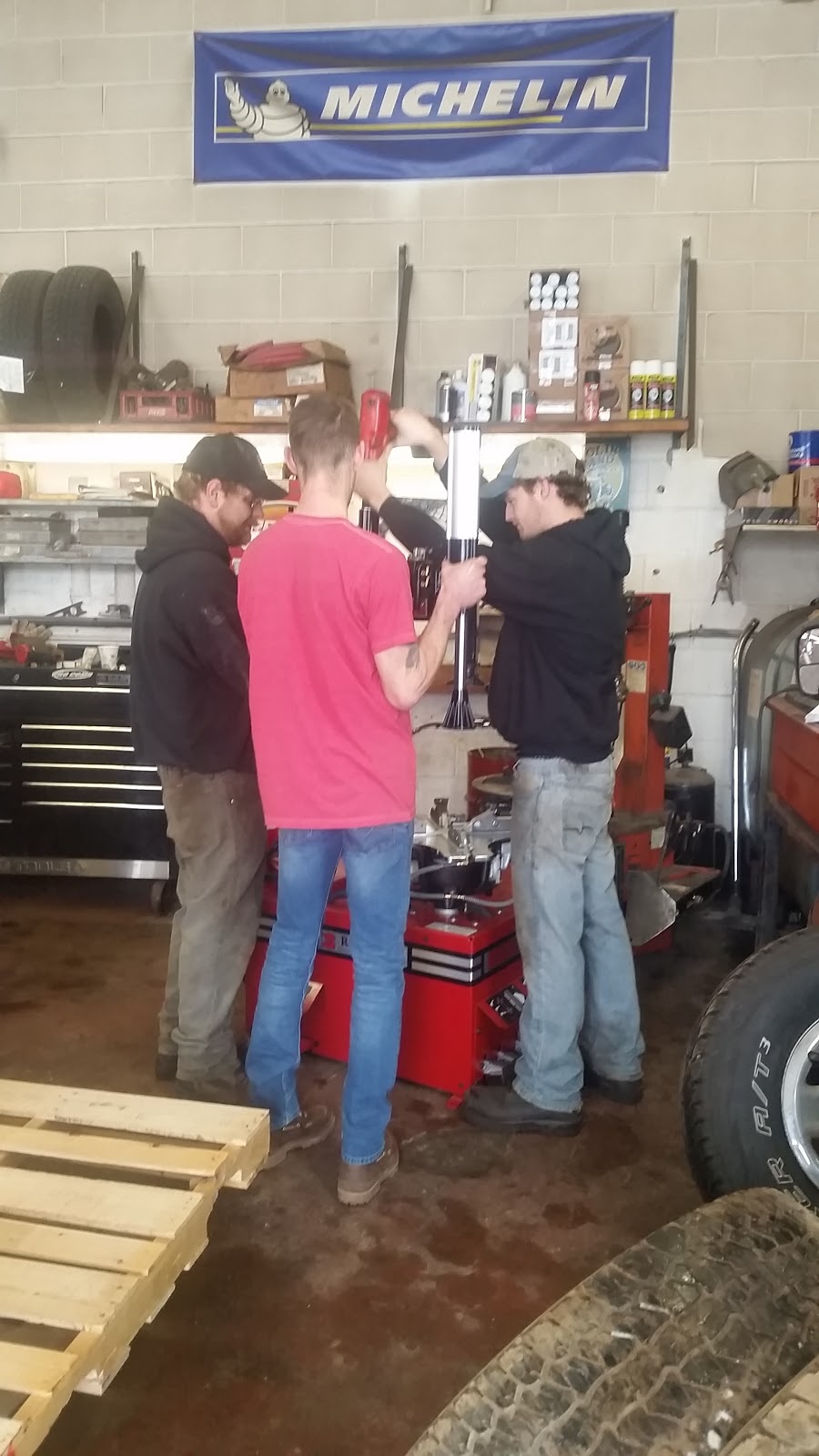 Goderich Service Centre LTD | 551 Mooney St, Goderich, ON N7A 3X8, Canada | Phone: (519) 524-6001