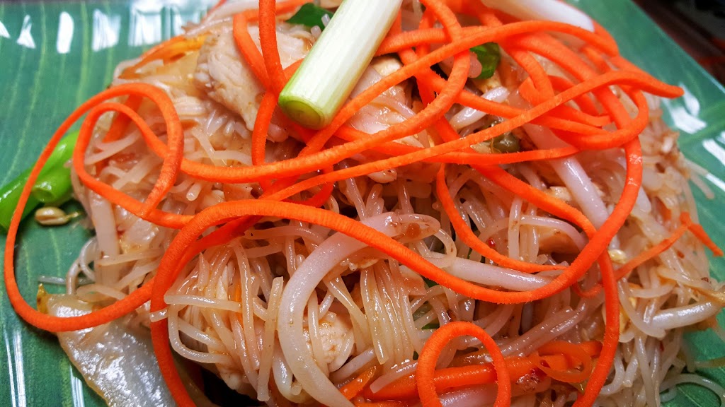 Thai Villa | 84 First Commerce Dr #2, Aurora, ON L4G 0H5, Canada | Phone: (905) 841-8878