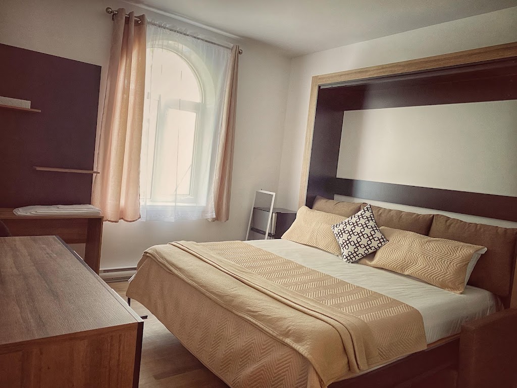 Auberge Presbytère St-Alexis | 5 Bd de la Grande-Baie-Sud #3289, La Baie, QC G7B 1G1, Canada | Phone: (418) 557-6665