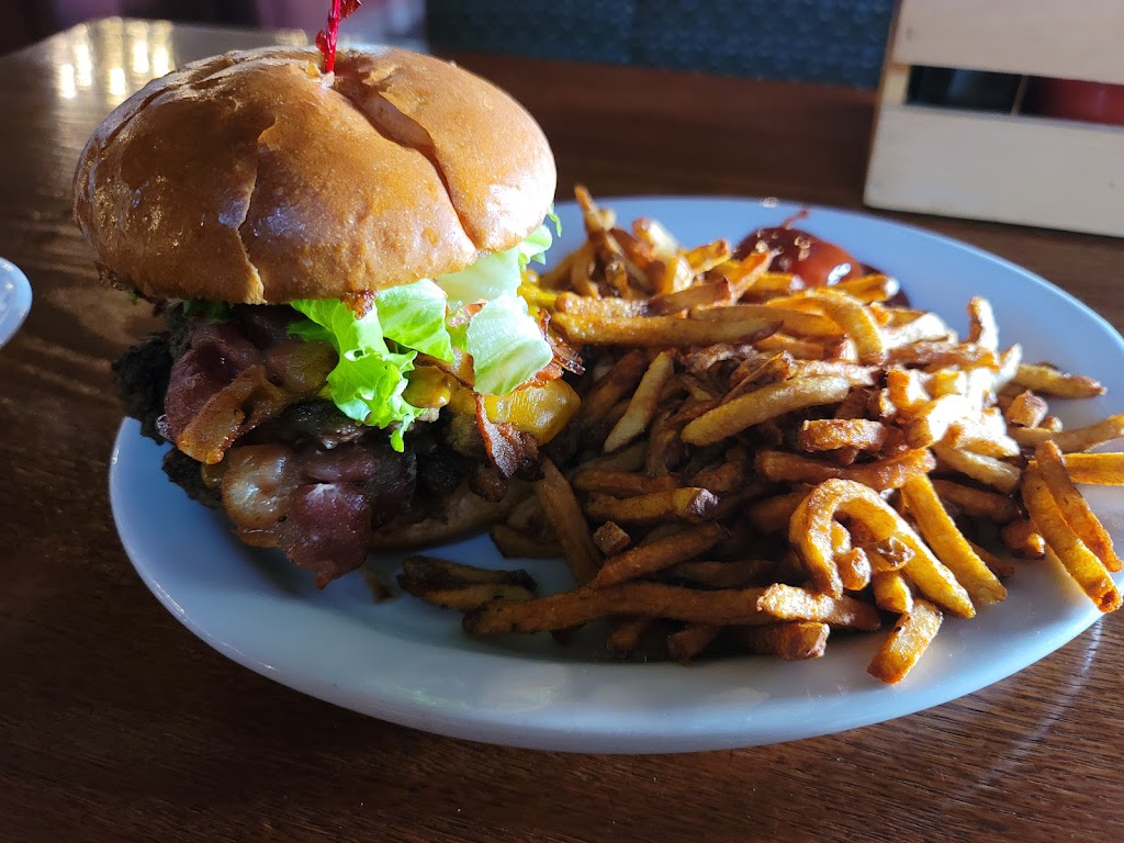 Thirsty Lion Tavern West St. Paul | 4200 Main St, West Saint Paul, MB R4A 2A2, Canada | Phone: (431) 388-1031