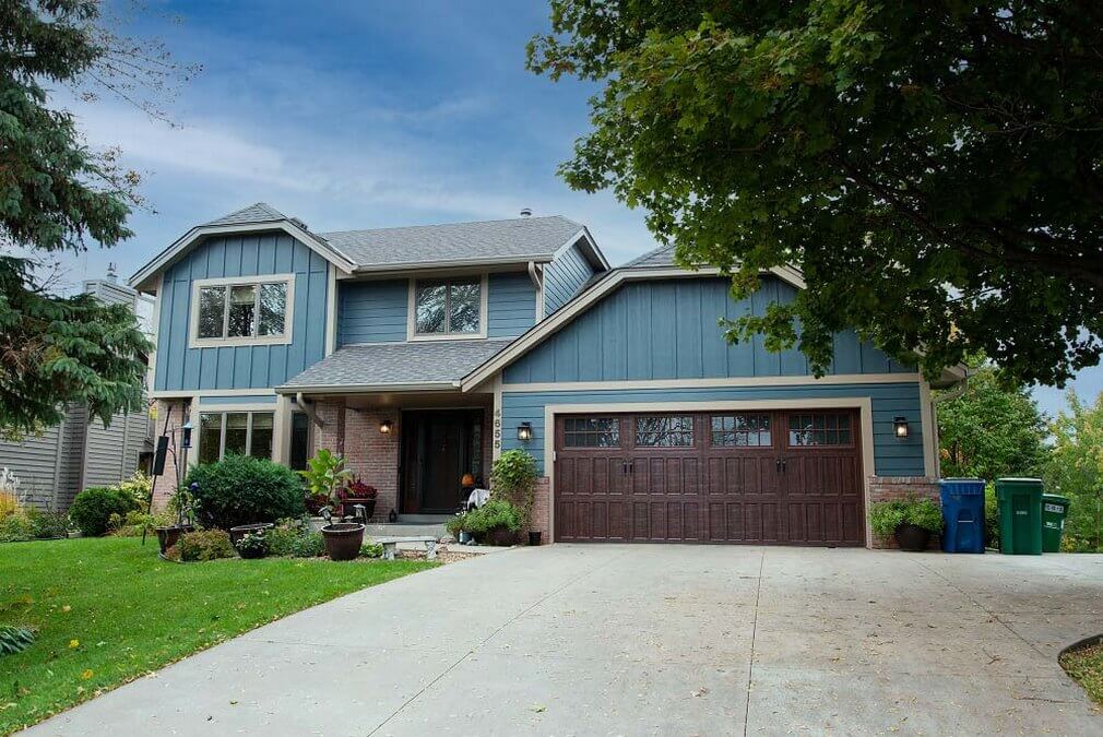 Ideal Siding Barrie | 315 Park St, Orillia, ON L3V 7R6, Canada | Phone: (705) 300-4396