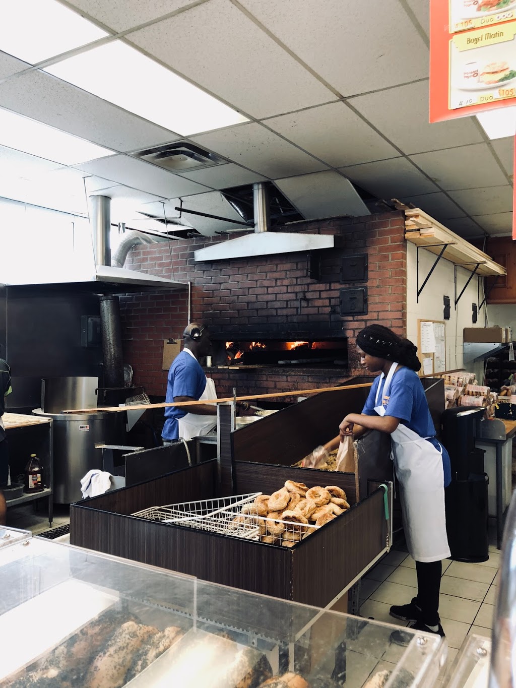 Brossard Bagel Inc | 286 Rue Gladstone, Greenfield Park, QC J4K 2Y6, Canada | Phone: (450) 465-7778