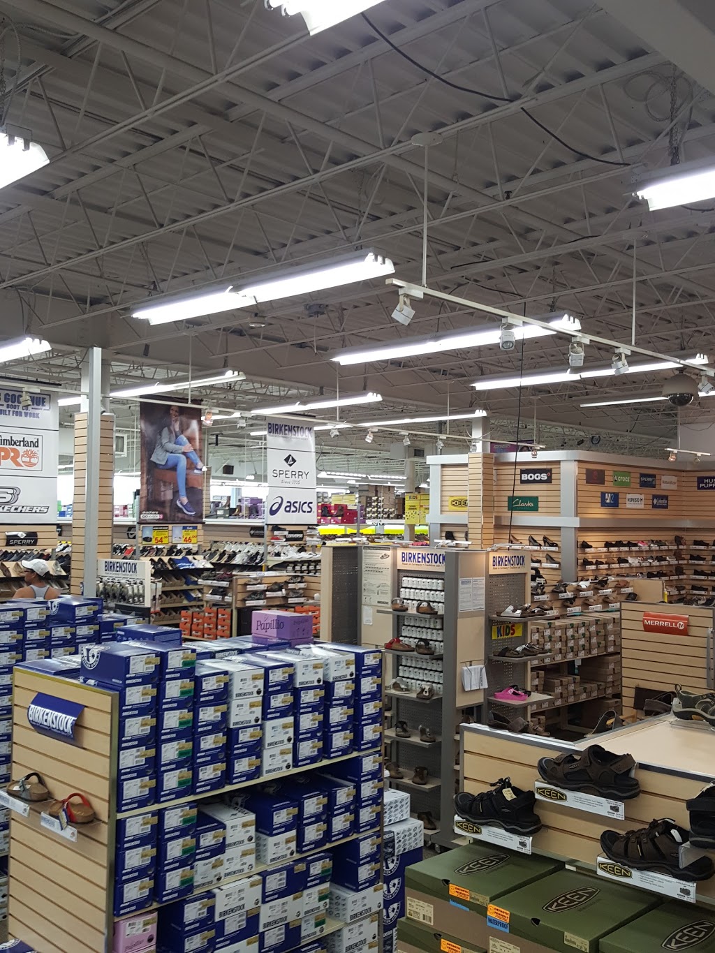 Factory Shoe | 2640 S Sheridan Way, Mississauga, ON L5J 2M4, Canada | Phone: (905) 855-7817