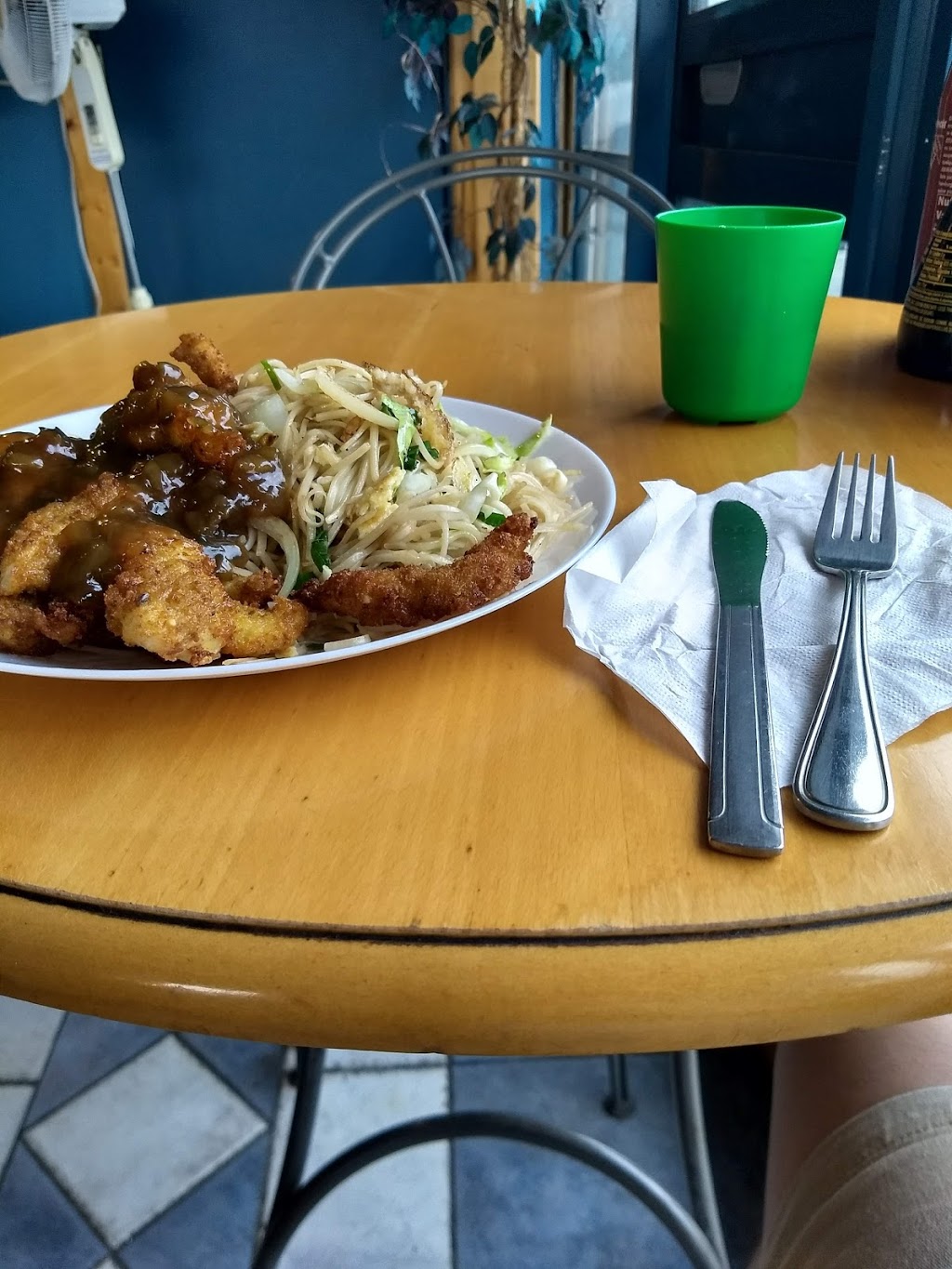 Astros Kitchen | 2830 Douglas Rd, Burnaby, BC V5C 5B7, Canada | Phone: (604) 299-6077