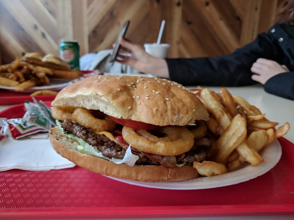 Big Chief Drive-In | 5001 Dufferin Ave, Wallaceburg, ON N8A 4M9, Canada | Phone: (519) 627-9455
