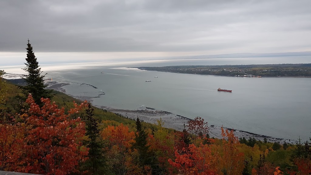 La Maison Bleue du Domaine Charlevoix | 55 Rue de la Corniche, Les Éboulements, QC G3Z 0J5, Canada | Phone: (418) 435-8989