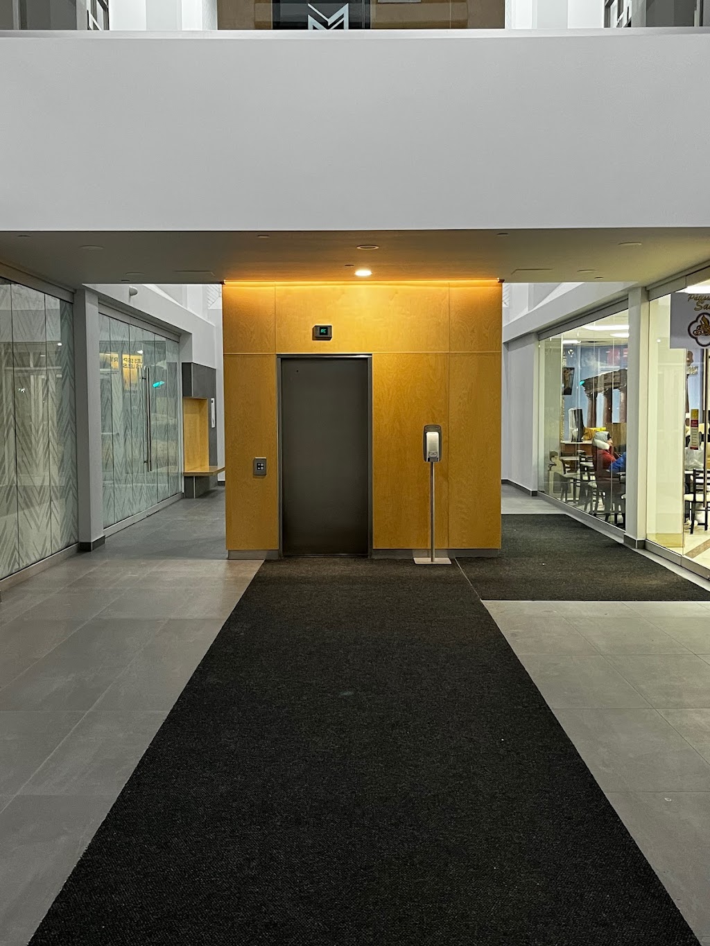Clinique Dentaire du Carré Gouin - Dre Nayla Barrak | 5995 Boul Gouin O #210, Montréal, QC H4J 2P8, Canada | Phone: (514) 334-3343