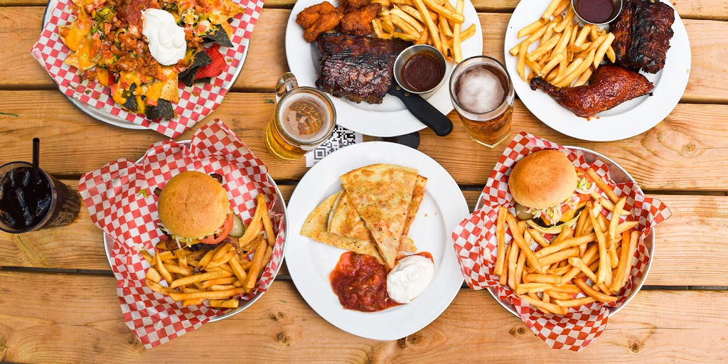 Chucks Roadhouse Bar & Grill | 1078 10th St, Hanover, ON N4N 3B8, Canada | Phone: (519) 364-0155