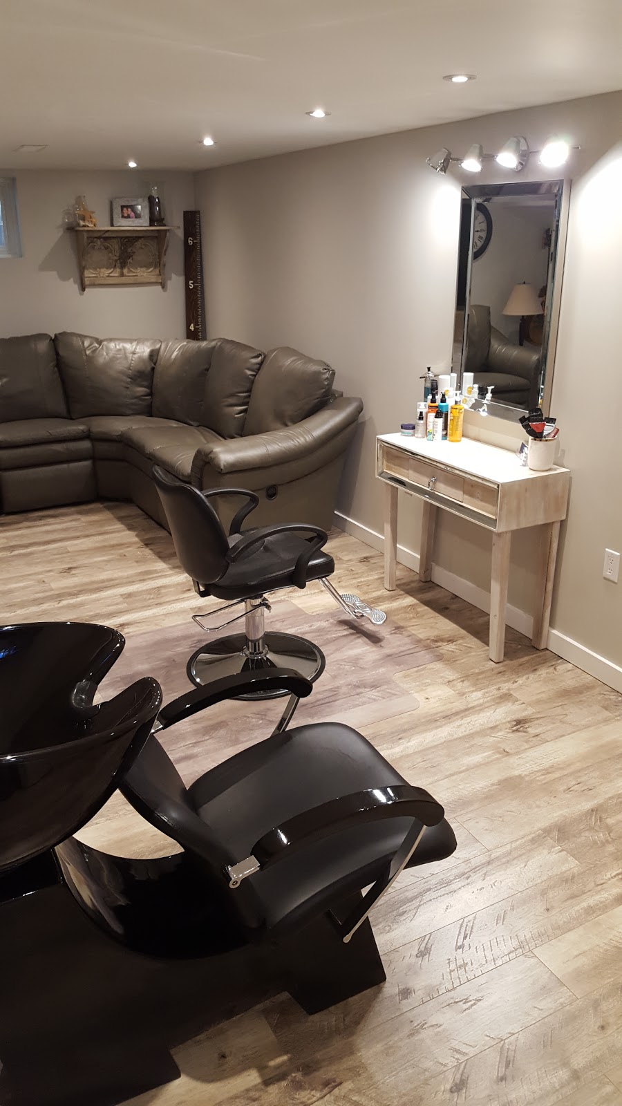 Avenue Hair Studio | 239 8th Avenue, Lively, ON P3Y 1M5, Canada | Phone: (705) 626-3280