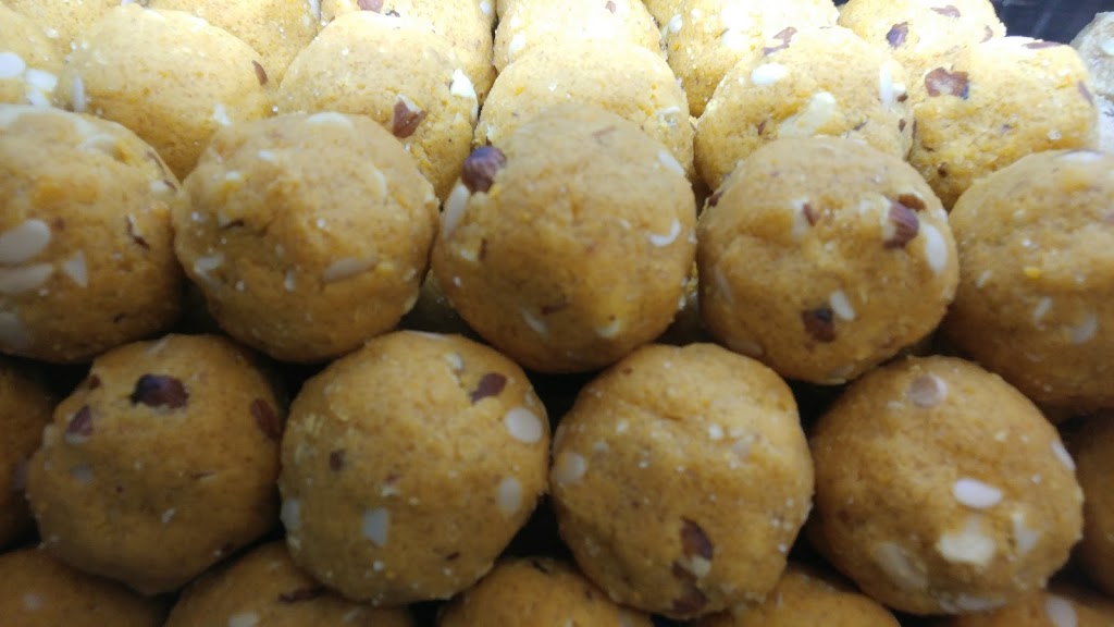 Diamond Sweets Restaurant | 15933 Fraser Hwy #102, Surrey, BC V4N 0Y3, Canada | Phone: (604) 593-5566