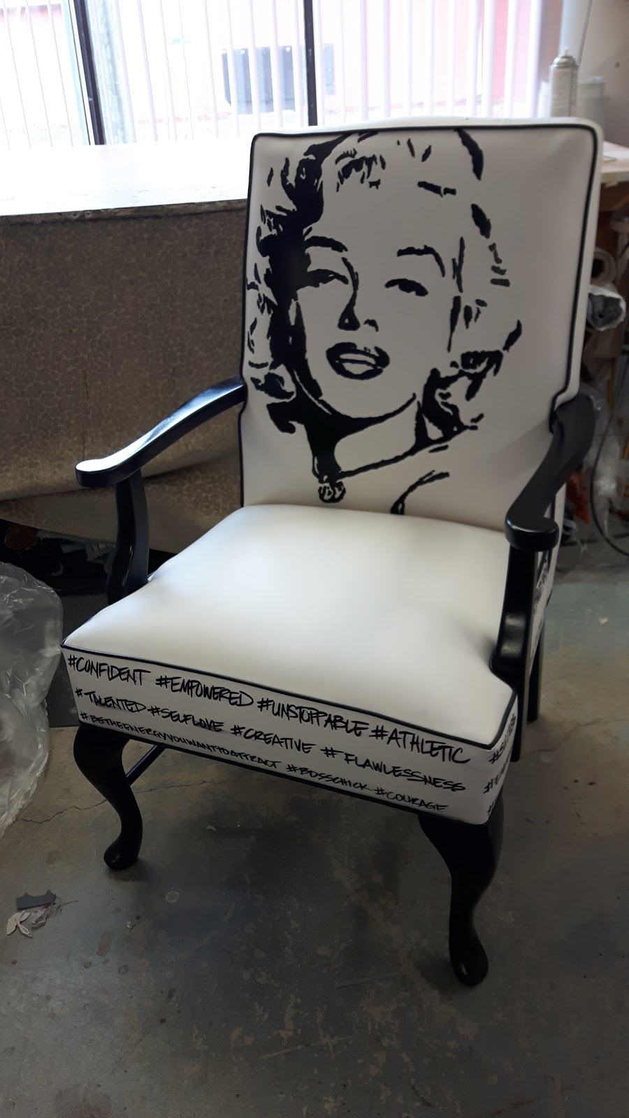 Jenso Upholstering Inc | 242 Kerr St, Oakville, ON L6K 3B2, Canada | Phone: (905) 842-2778