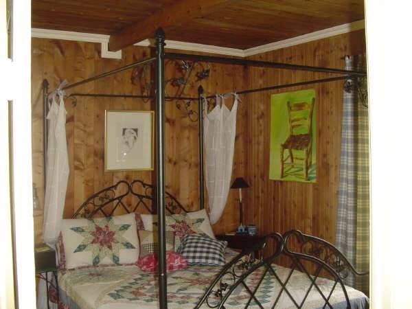 La Maison sous les Lilas | 649 Rue St Raphaël, La Malbaie, QC G5A 2P1, Canada | Phone: (418) 665-8076