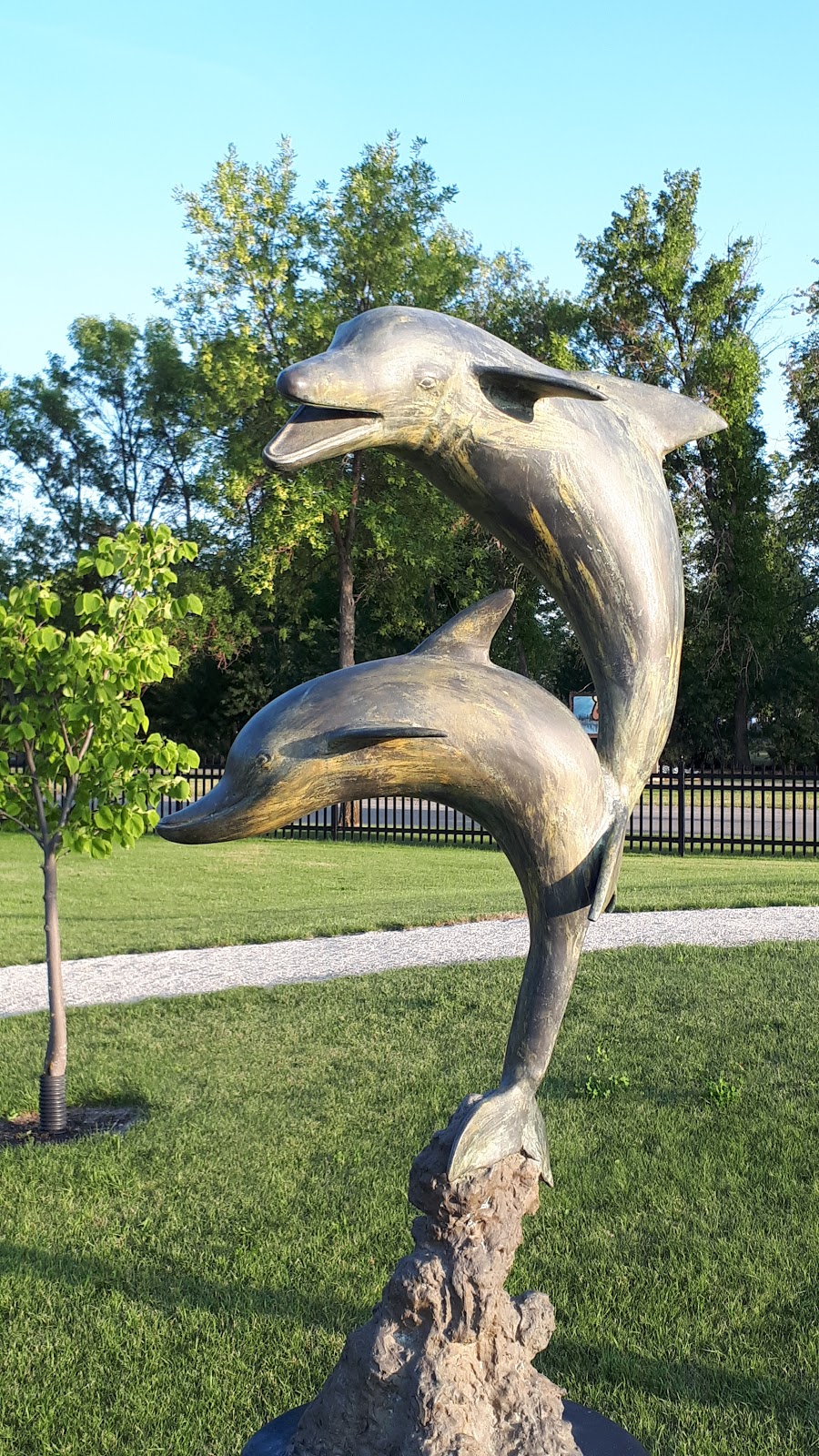 Gallery in the Park | 245 10 Ave NW, Altona, MB R0G 0B0, Canada | Phone: (204) 324-9610