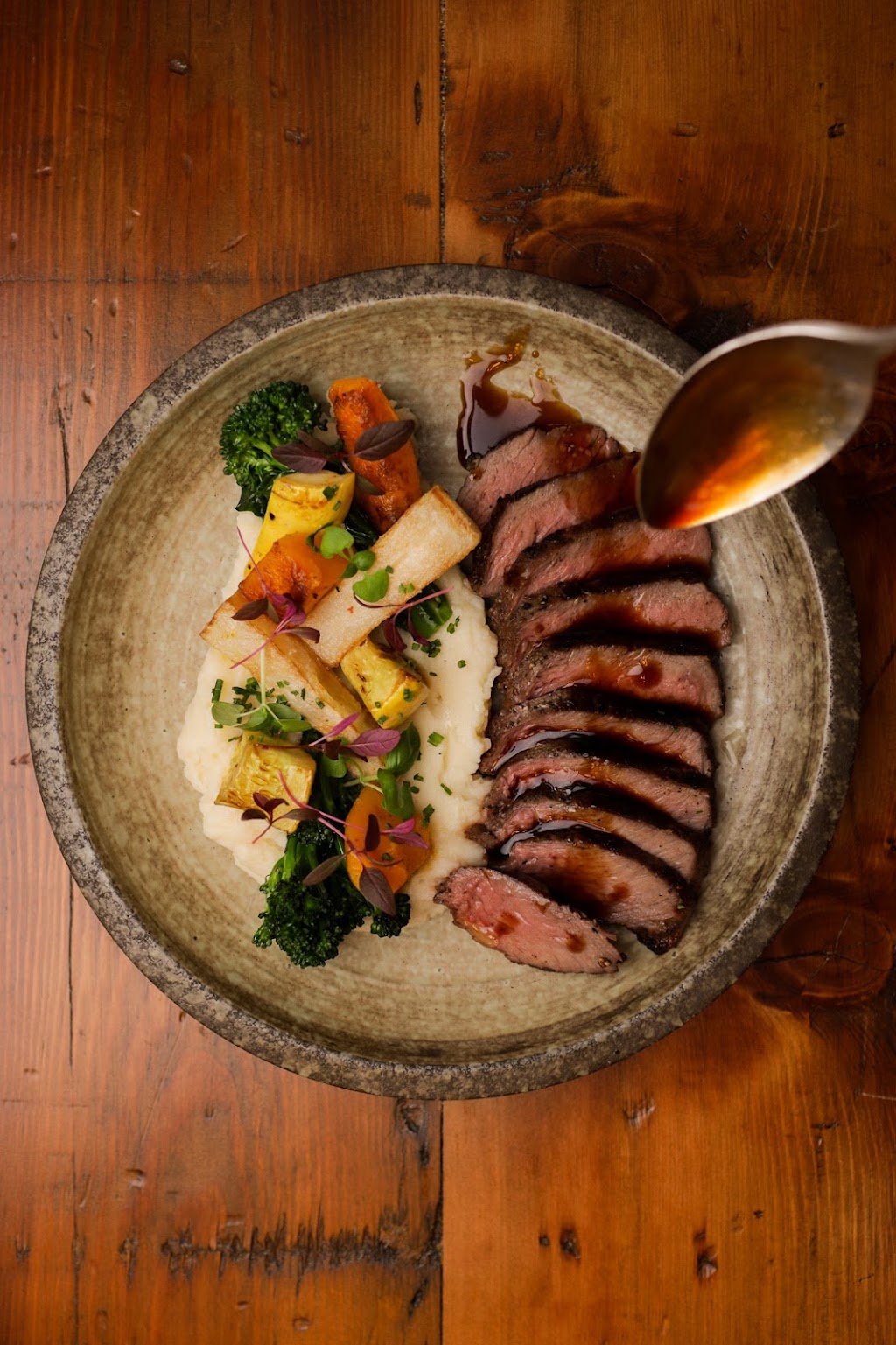 The Hills Restaurant and Lounge | 16900 4 Ave, Surrey, BC V3S 9P6, Canada | Phone: (604) 200-9132