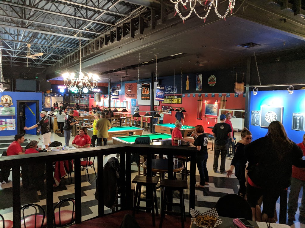 Hacks Taps & Grill | 101 Hazelglen Dr #1, Kitchener, ON N2M 5A2, Canada | Phone: (519) 744-2839