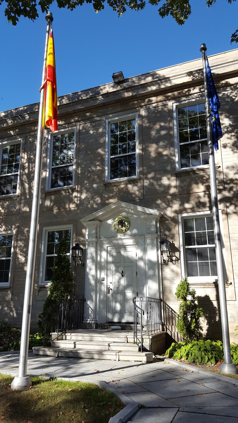Embassy of Spain | embassy | 74 Stanley Ave, Ottawa, ON K1M 1P4, Canada | 6137472252 OR +1 613-747-2252