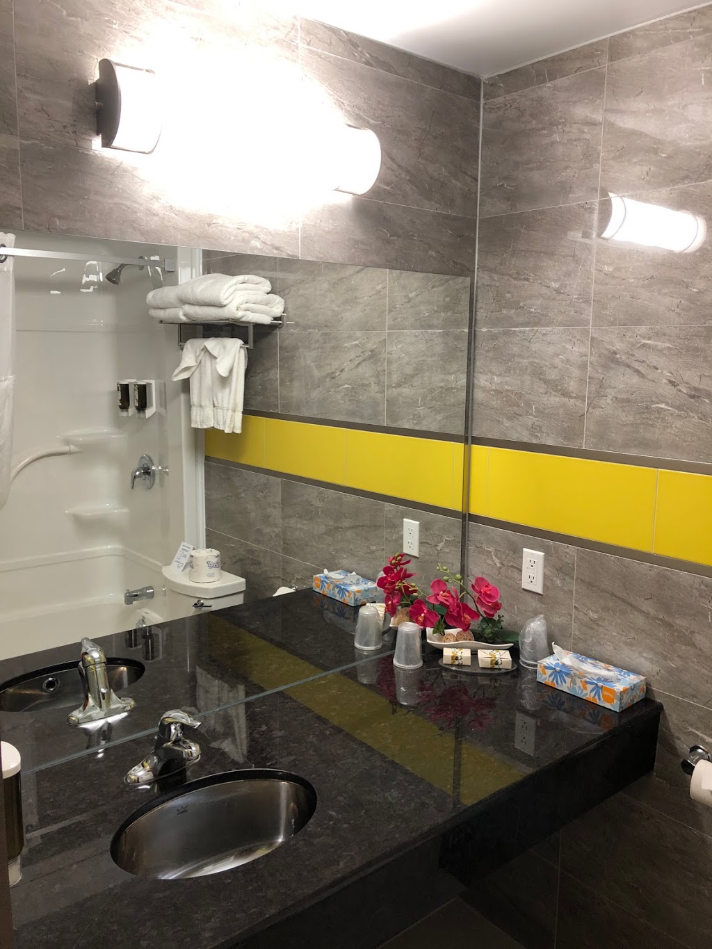 DREAMZ INN | 79271 Bluewater Hwy, Goderich, ON N7A 3X8, Canada | Phone: (855) 524-7396