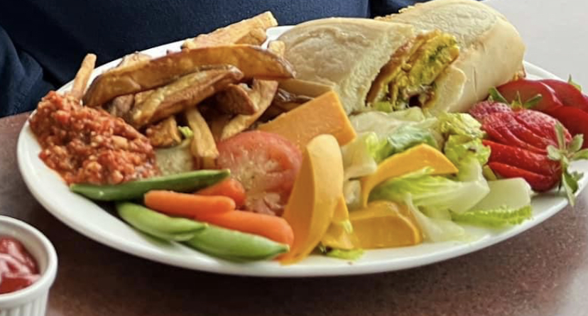 Eugenias Kitchen at the Shallamar | 1328 Portage Rd, Kirkfield, ON K0M 2B0, Canada | Phone: (705) 438-1164