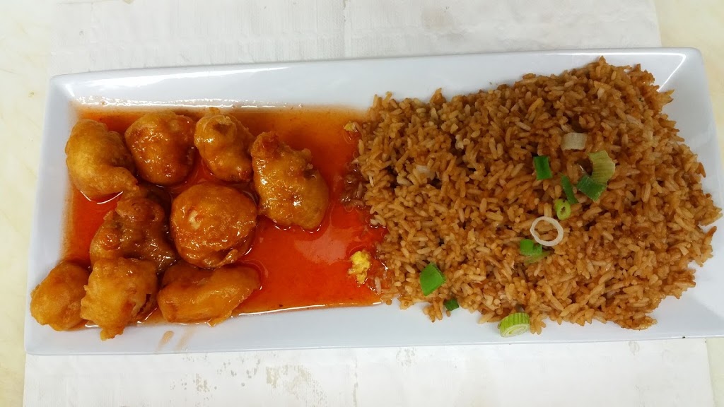 Restaurant Li Wah | 10815 Boulevard Pie-IX, Montréal, QC H1H 4A9, Canada | Phone: (514) 323-4870