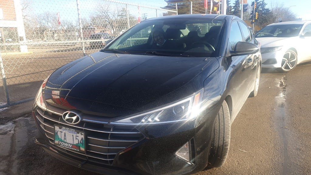 Town Car Rental | 64 Salter St, Winnipeg, MB R2W 4J6, Canada | Phone: (204) 421-1313