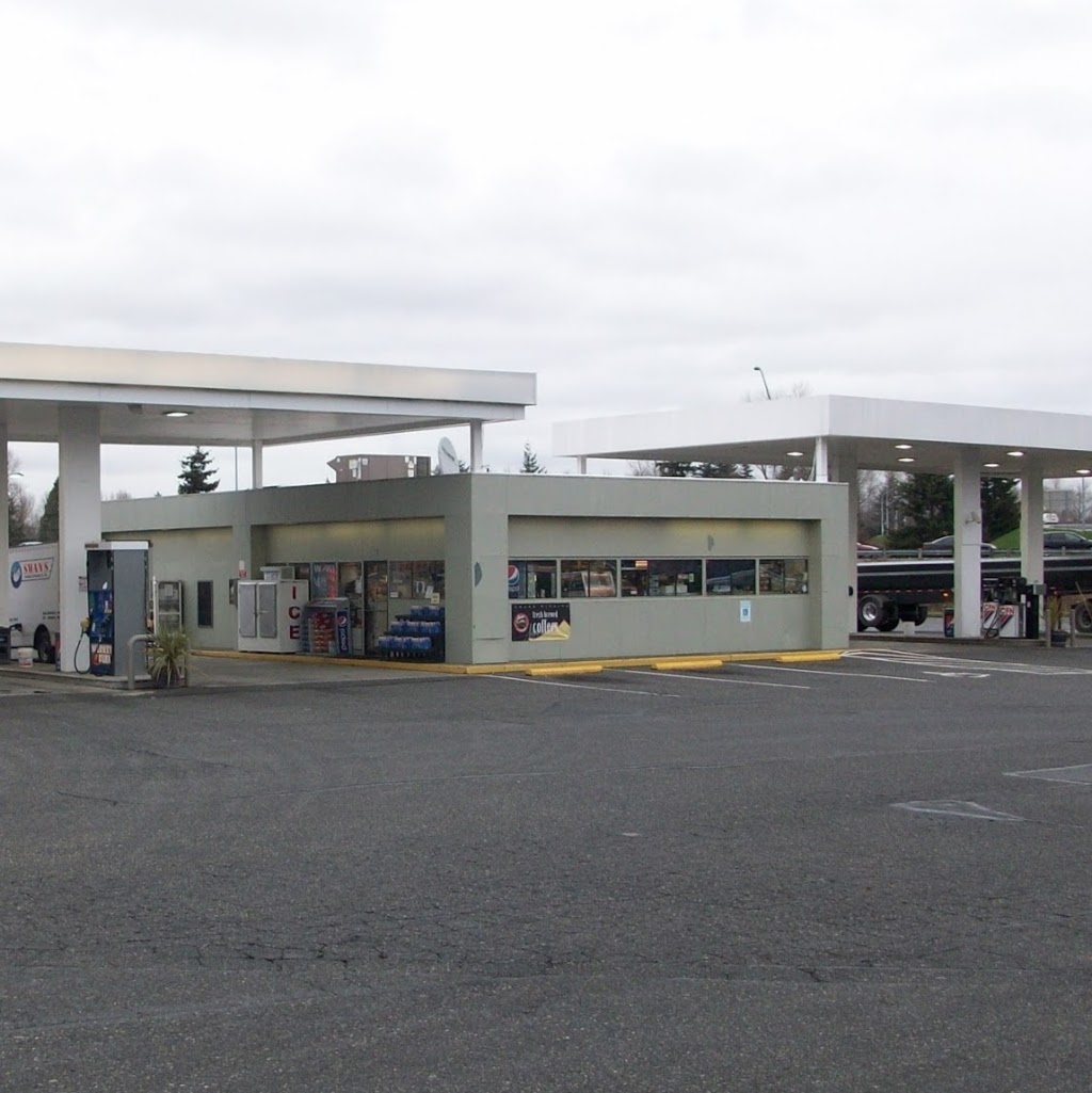 Yorkys Market - Airport | 3910 Bennett Dr, Bellingham, WA 98225, USA | Phone: (360) 733-6682