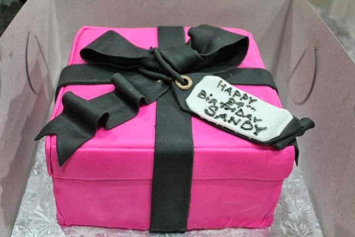 Swirls Cupcakes | 4160B Dundas St W, Etobicoke, ON M8X 1X3, Canada | Phone: (647) 515-2542