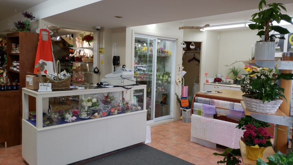 Fleuriste Daluka | 2259 Boulevard Guillaume-Couture, Saint-Romuald, QC G6W 2S2, Canada | Phone: (418) 834-6661