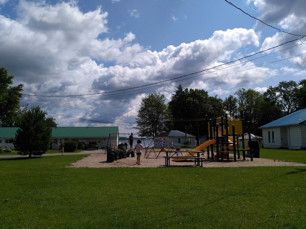 Beachwood Hollow Resort | 275 Victoria St S, Tweed, ON K0K 3J0, Canada | Phone: (613) 478-5353